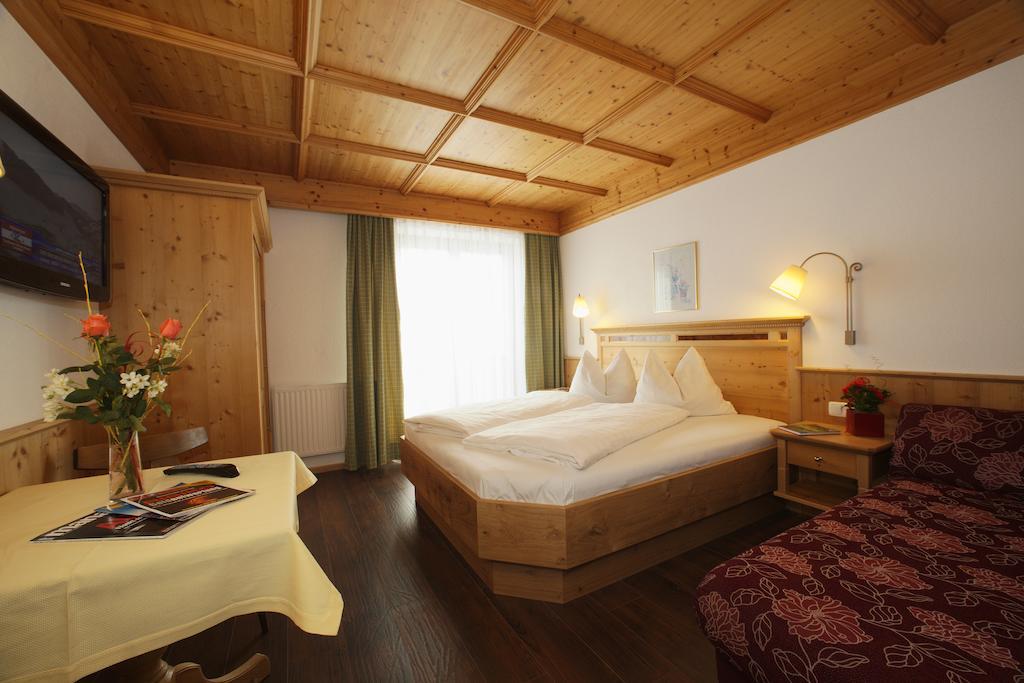 Hettlerhof Otel Maishofen Oda fotoğraf
